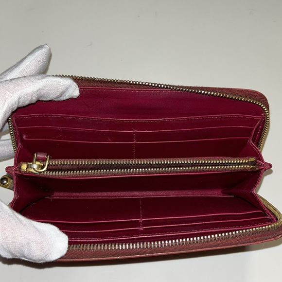 Miu Miu Red Croc-Embossed Zip Wallet - Picture 6 of 12